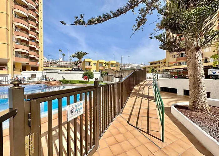 Estudio Torres Del Sol 아파트 아로나