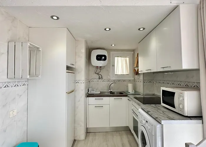 Estudio Torres Del Sol 아파트 아로나